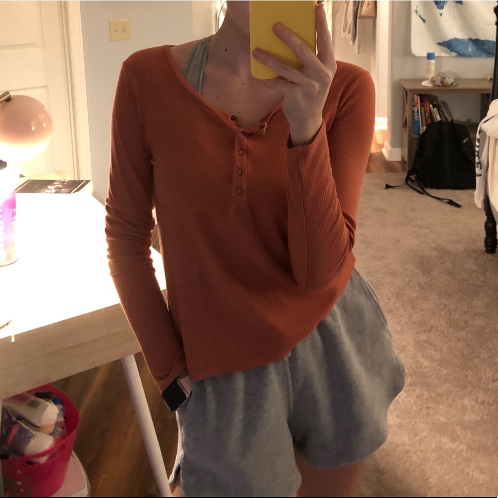 AE soft & sexy button top